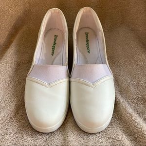Grasshoppers white slip on comfort shoe